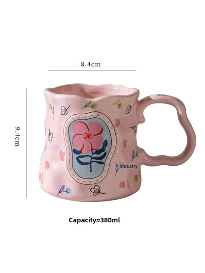 Taza de cerámica con flores hecha a mano: diseño de ensueño para los amantes del café