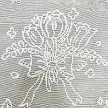 Antique Lace Tablecloth - Elegant Decor for Any Occasion