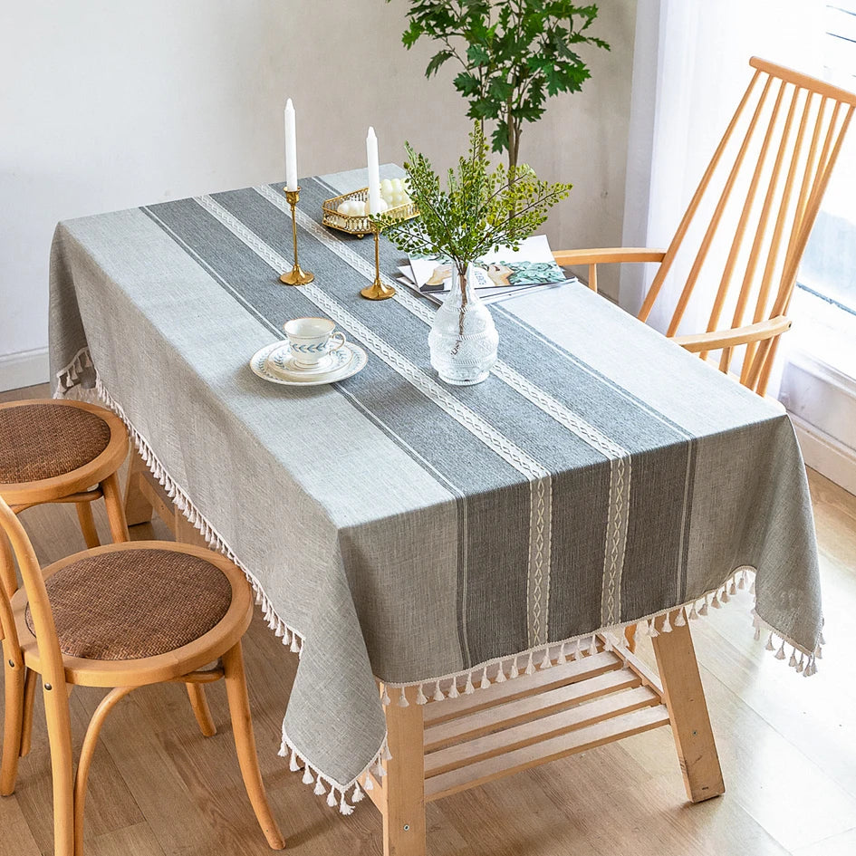 Battilo 防水亚麻棉桌布 – 提升用餐格调