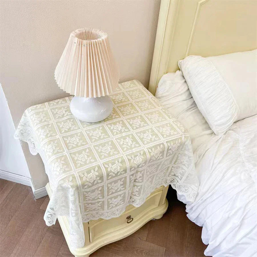 Antique Lace Tablecloth - Elegant Decor for Any Occasion