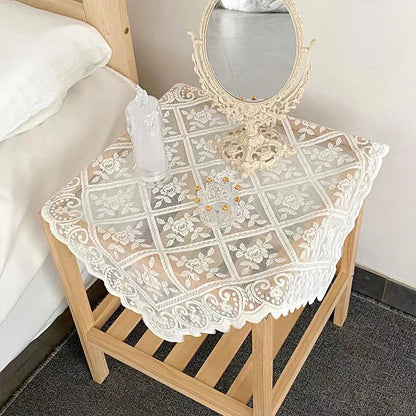 Antique Lace Tablecloth - Elegant Decor for Any Occasion